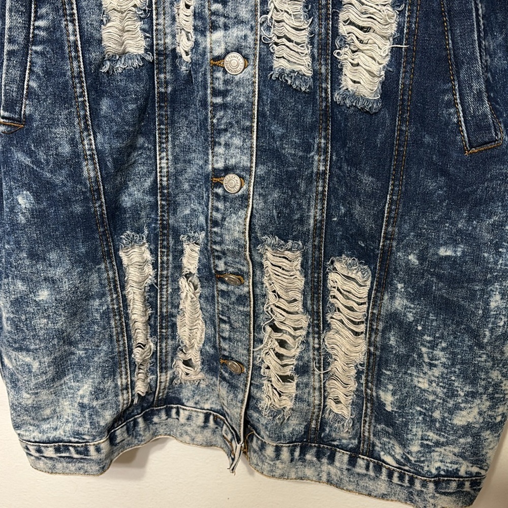 THRILL Thrashed Distressed Long Line Button Down Acid Wash Denim Jacket XL - Picture 5 of 7